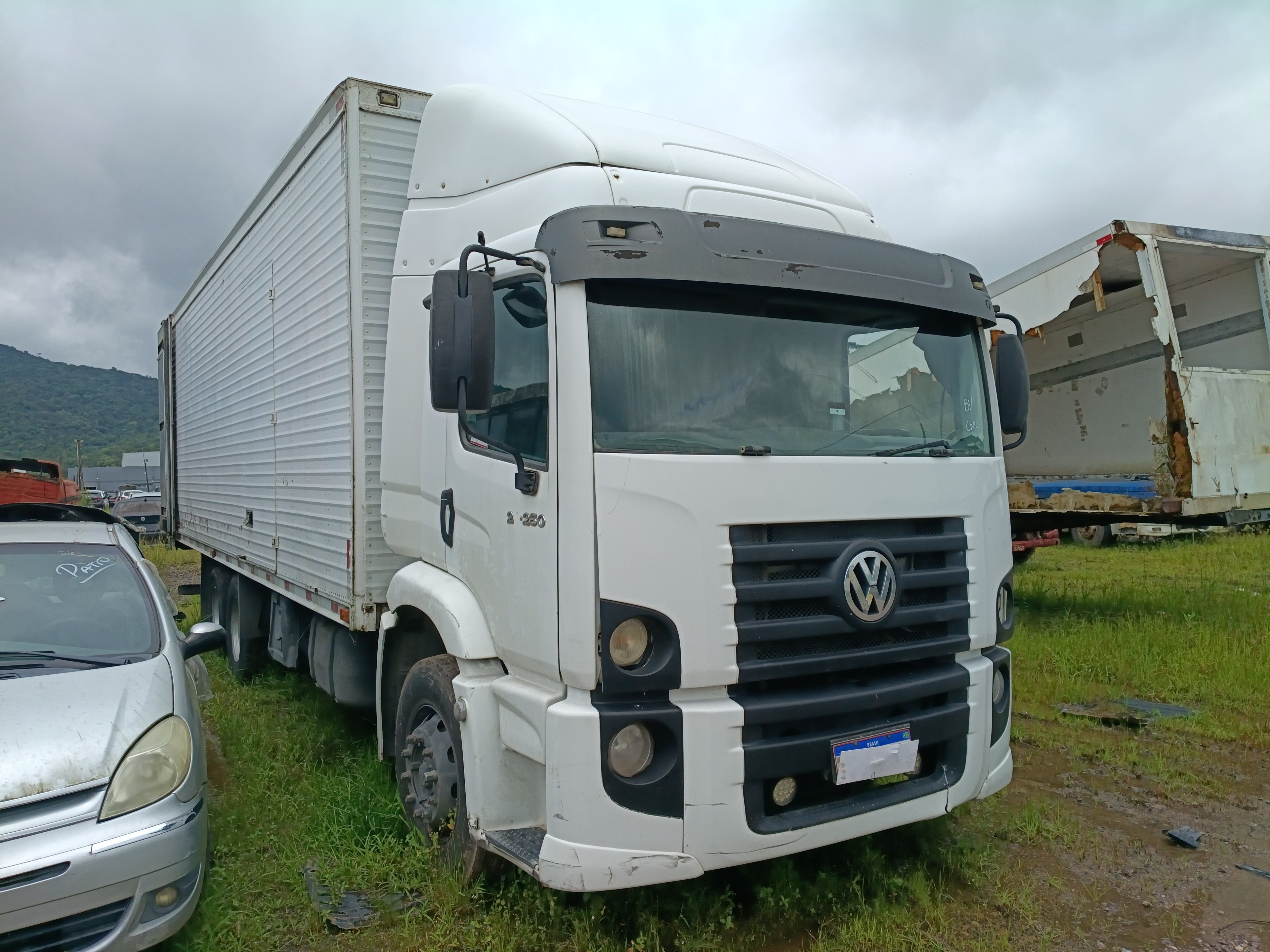 VOLKSWAGEN - 24.250 CNC 6X2 ANO 2012